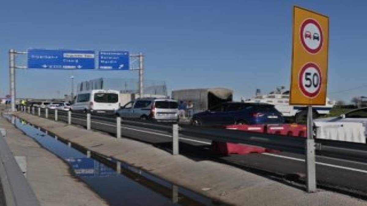 Yasak, Diyarbakır girişinde araç kuyruğuna neden oldu