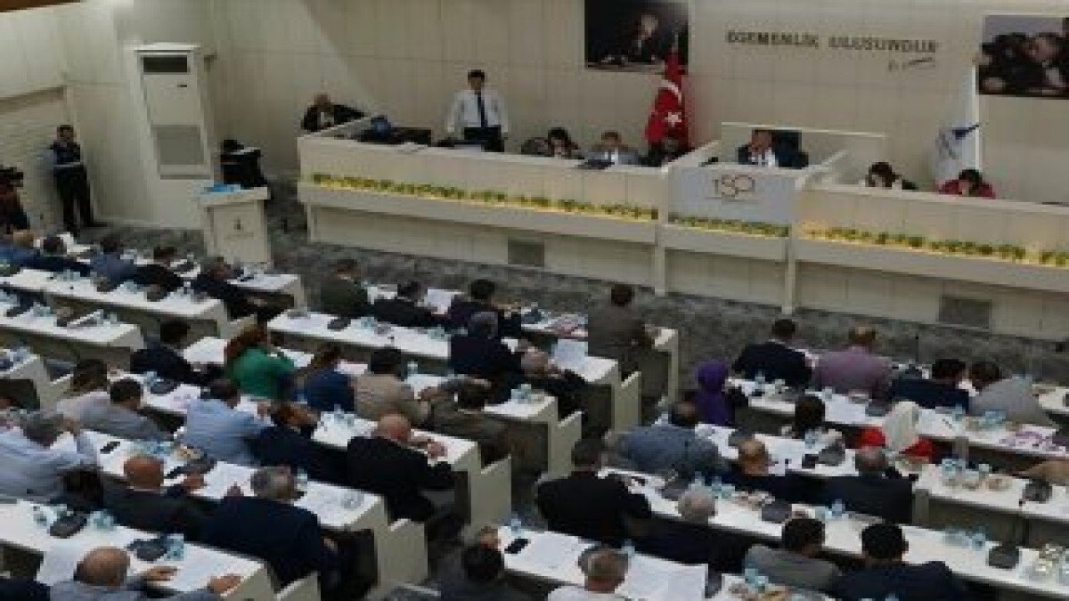 İzmir'de büyükşehir çalışanı koronadan yaşamını yitirdi