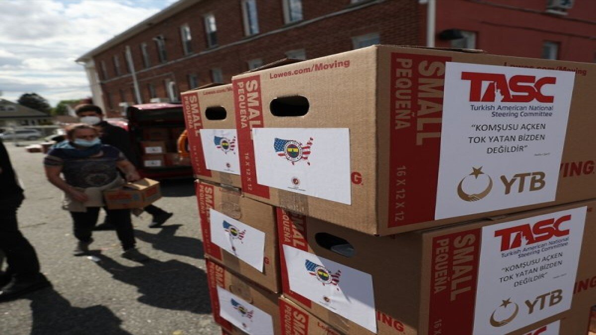 ABD'de virüsten etkilenen Türk ailelere yardım sürüyor