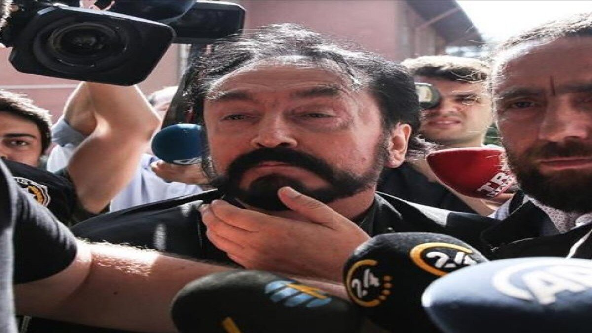 Adnan Oktar'ın tutukluluğunun devamına karar verildi