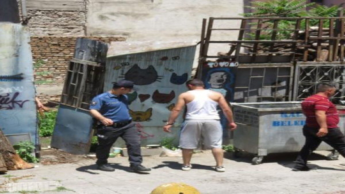 Kadıköy'de simit fırını çalışanı defalarca bıçaklandı