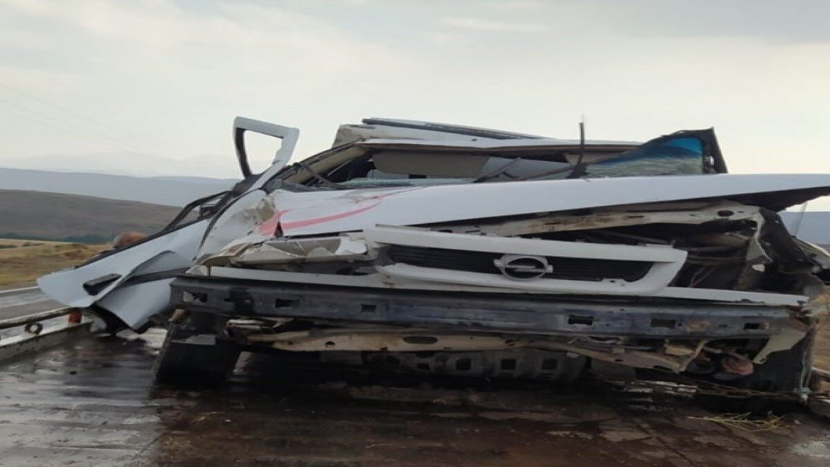 Kahramanmaraş'ta bu otomobilden sağ çıktılar