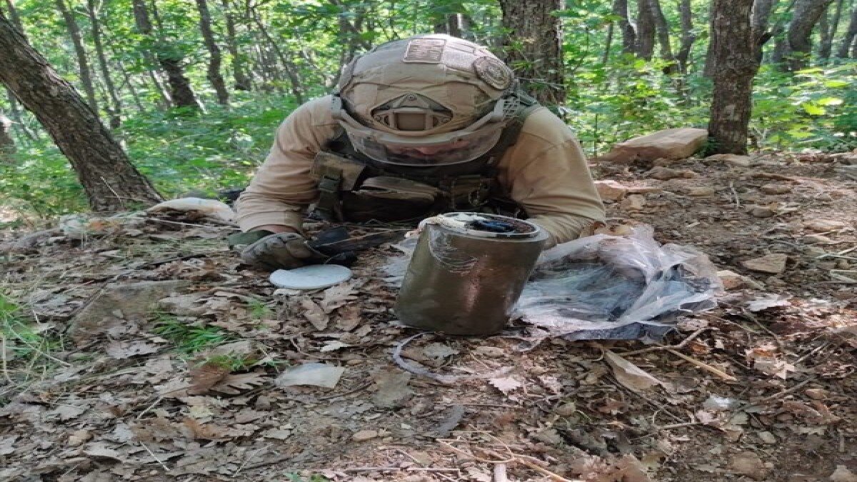 Bingöl'de PKK’ya ait el yapımı patlayıcı bulundu