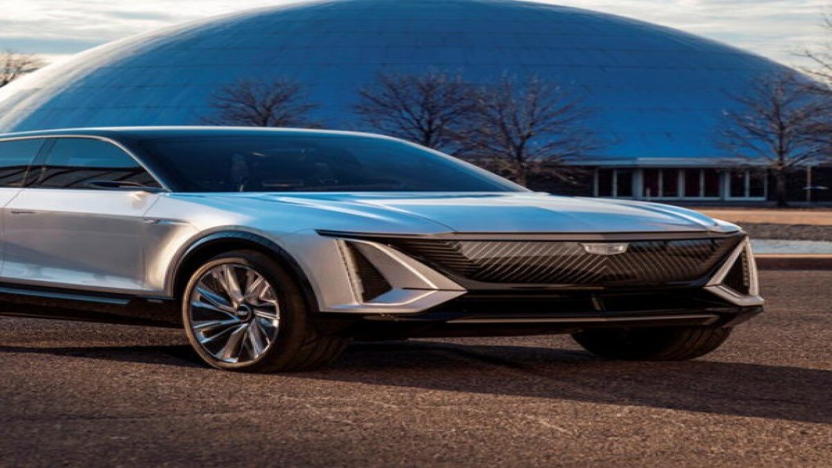 Cadillac, tamamen elektrikli ilk aracı Lyriq'i tanıttı