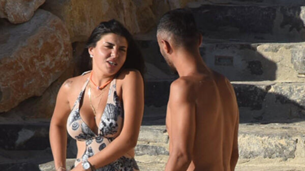 Selçuk Şahin, eşiyle tatilde