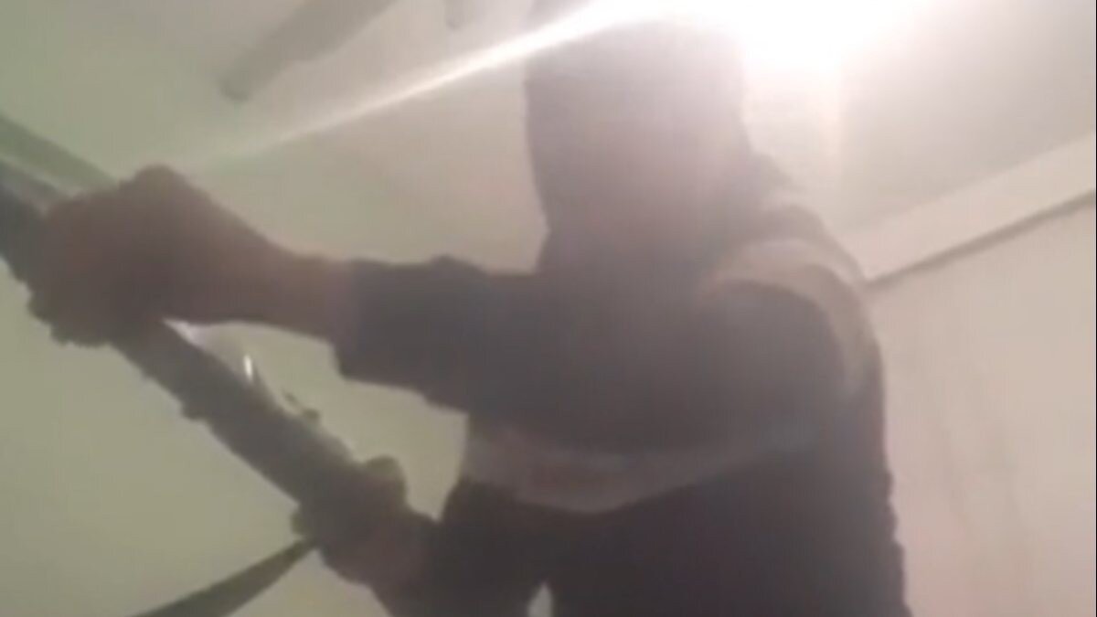 Bursa'da sosyal medyadan yaptığı canlı yayında intihara kalkıştı