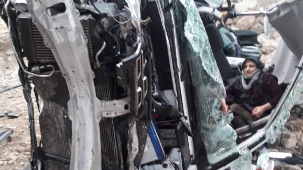 Tokat'ta köprüden uçan araçtan sağ çıktılar