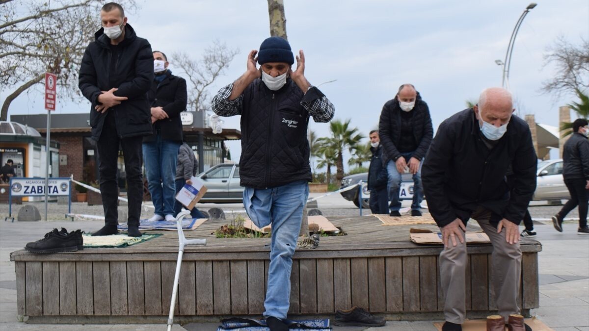 Kısıtlamada cuma namazı