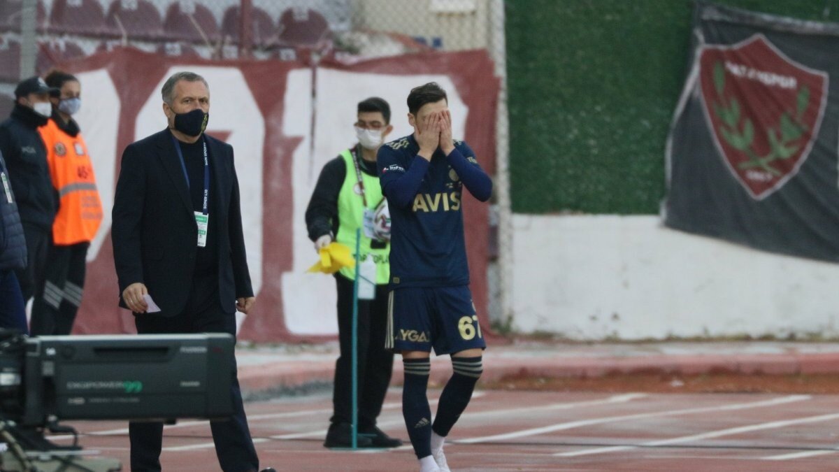 Mesut Özil ilk maçına çıktı