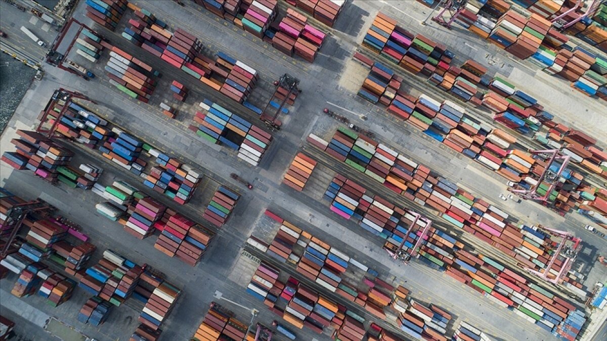 Türkiye 2021'de ihracat hedefini büyüttü