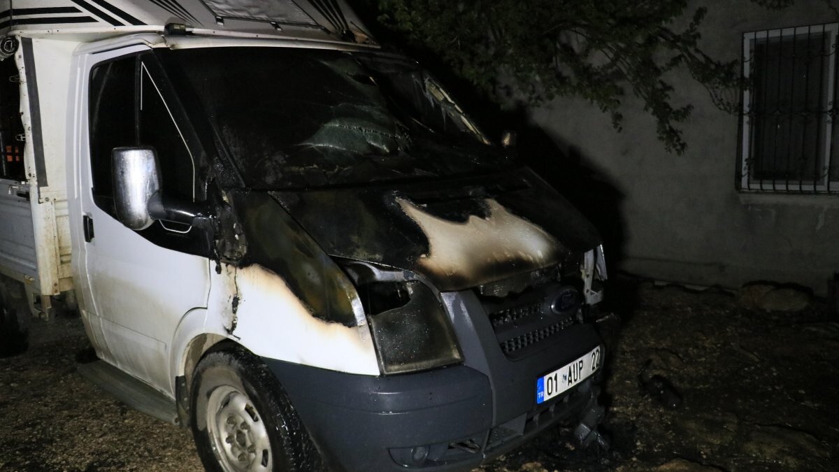 Adana’da bir kişi ağabeyinin kamyonetine yanıcı madde döktü