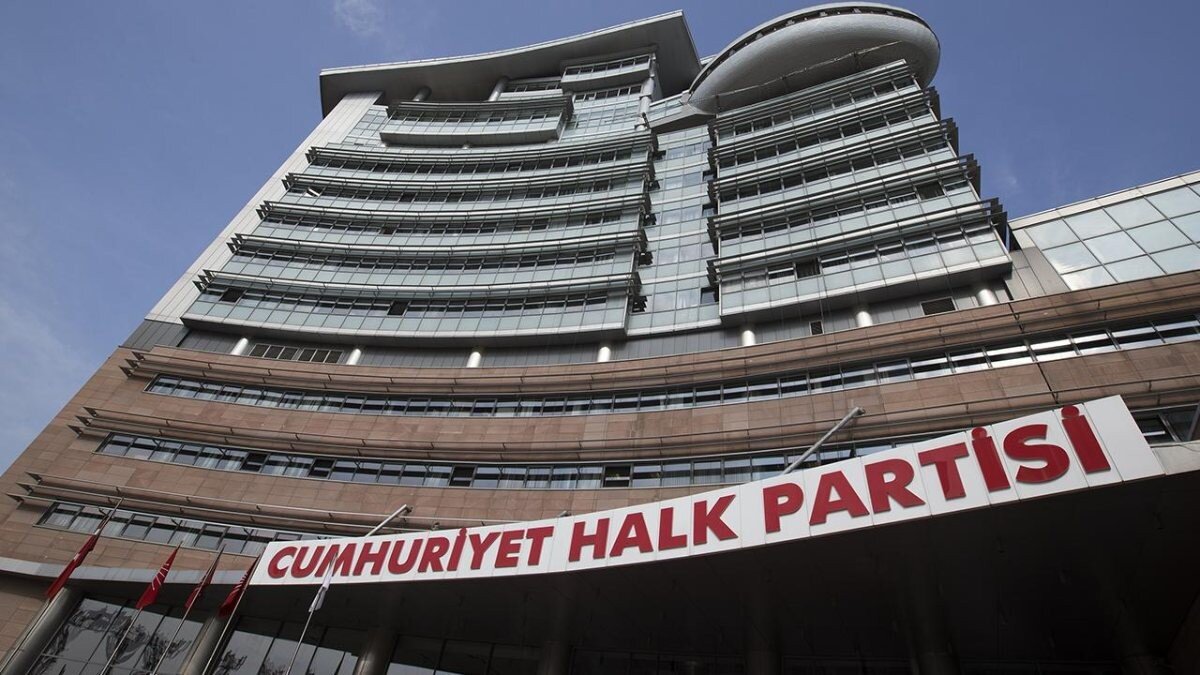CHP'de istifa dalgası büyüyor