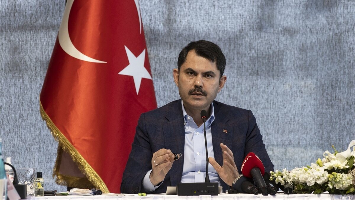 Murat Kurum'dan 'dikey bahçe' paylaşımı