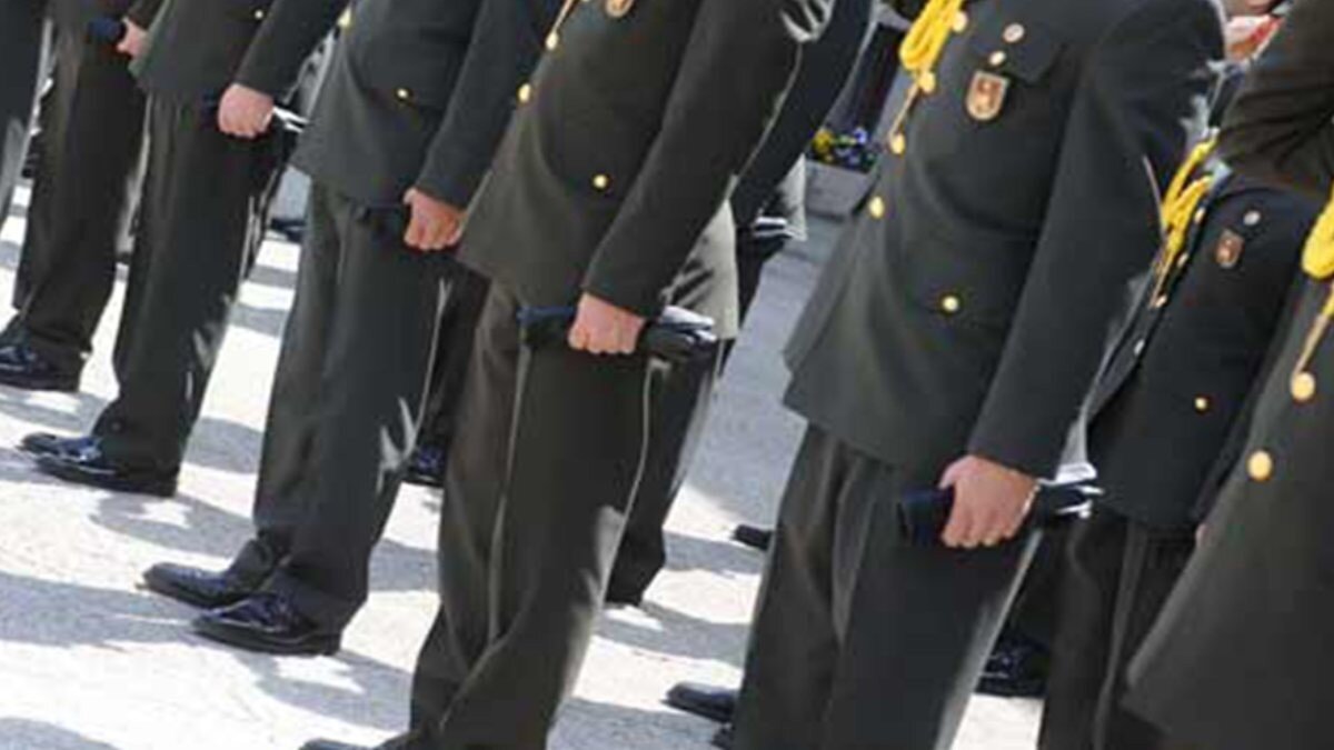 Emekli amirallerin bildirisi tepkiyle karşılandı