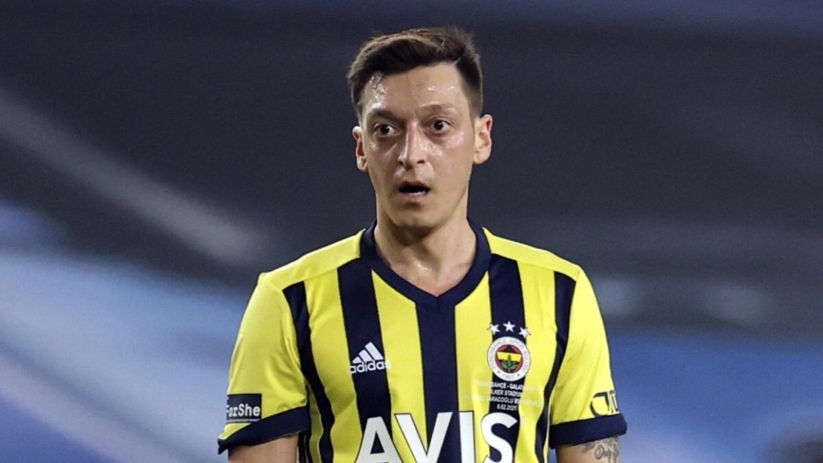 Mesut Özil'den 41 ile erzak yardımı