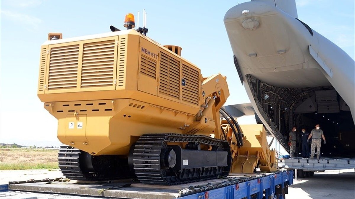 Azerbaycan'a 5 mayın temizleme aracının daha teslimatı yapıldı
