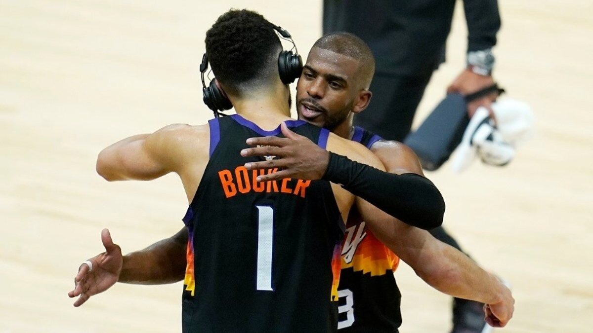 Phoenix, final serisinde 1-0 öne geçti