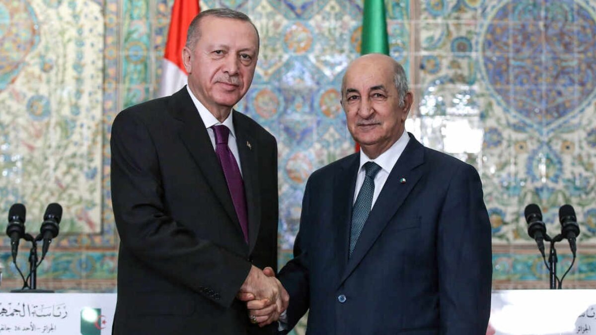 Fransız basını: Türkiye, Cezayir'de ilham kaynağı