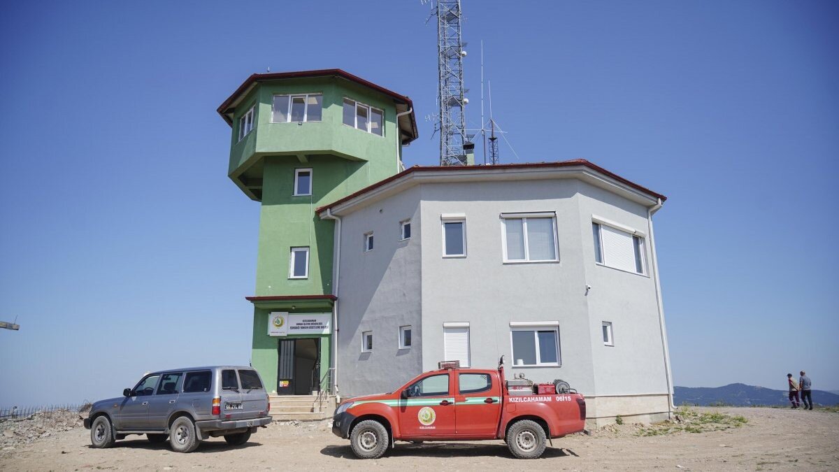Ankara'daki kuleden, 4 ilin ormanları denetleniyor
