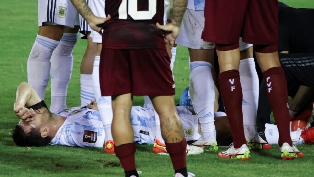 Lionel Messi dünyanın konuştuğu pozisyonu anlattı