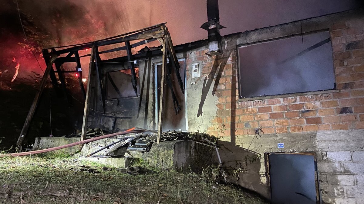 Bartın'da evinin yandığını fark eden kişi ölmekten son anda kurtuldu