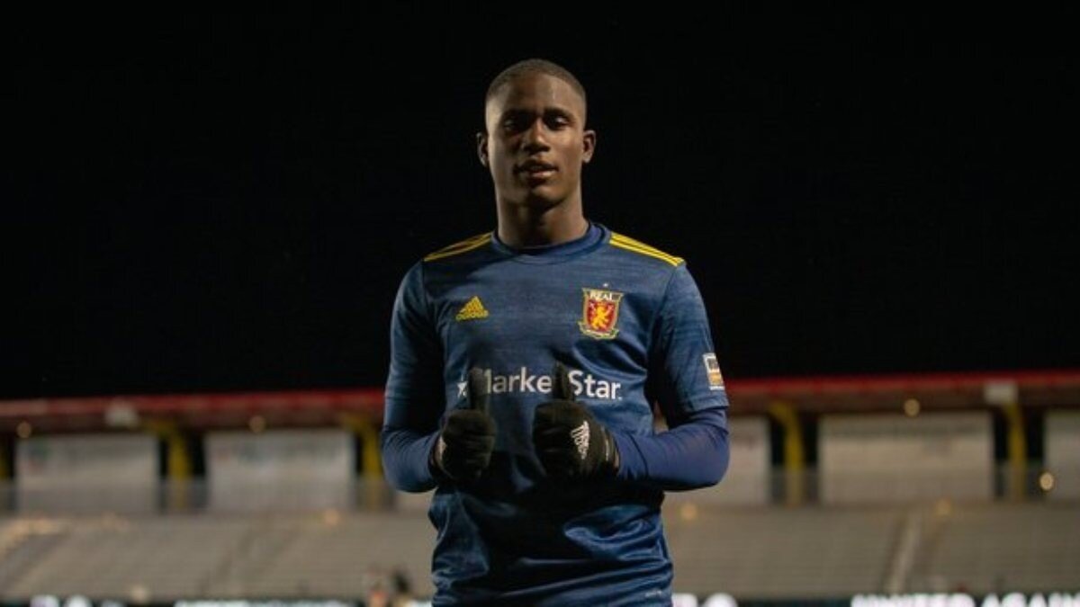 Alex Kei, 13 yaşında profesyonel maça çıktı