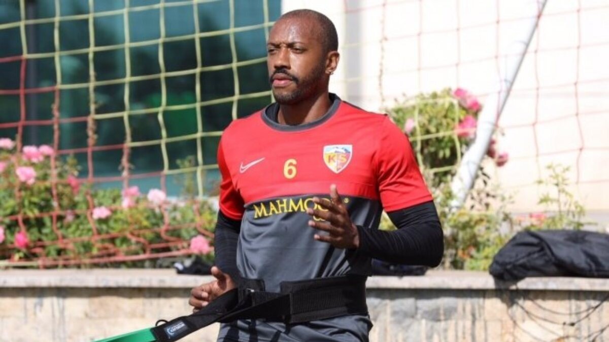 Manuel Fernandes neden kadro dışı bırakıldı