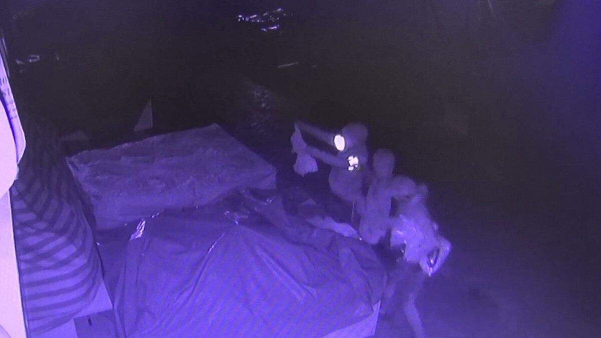 Antalya'da turistik çarşıdan hırsızlık kamerada