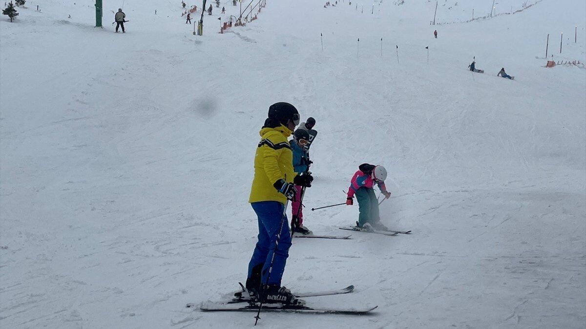 Kartalkaya'da kar yağışı etkili oldu