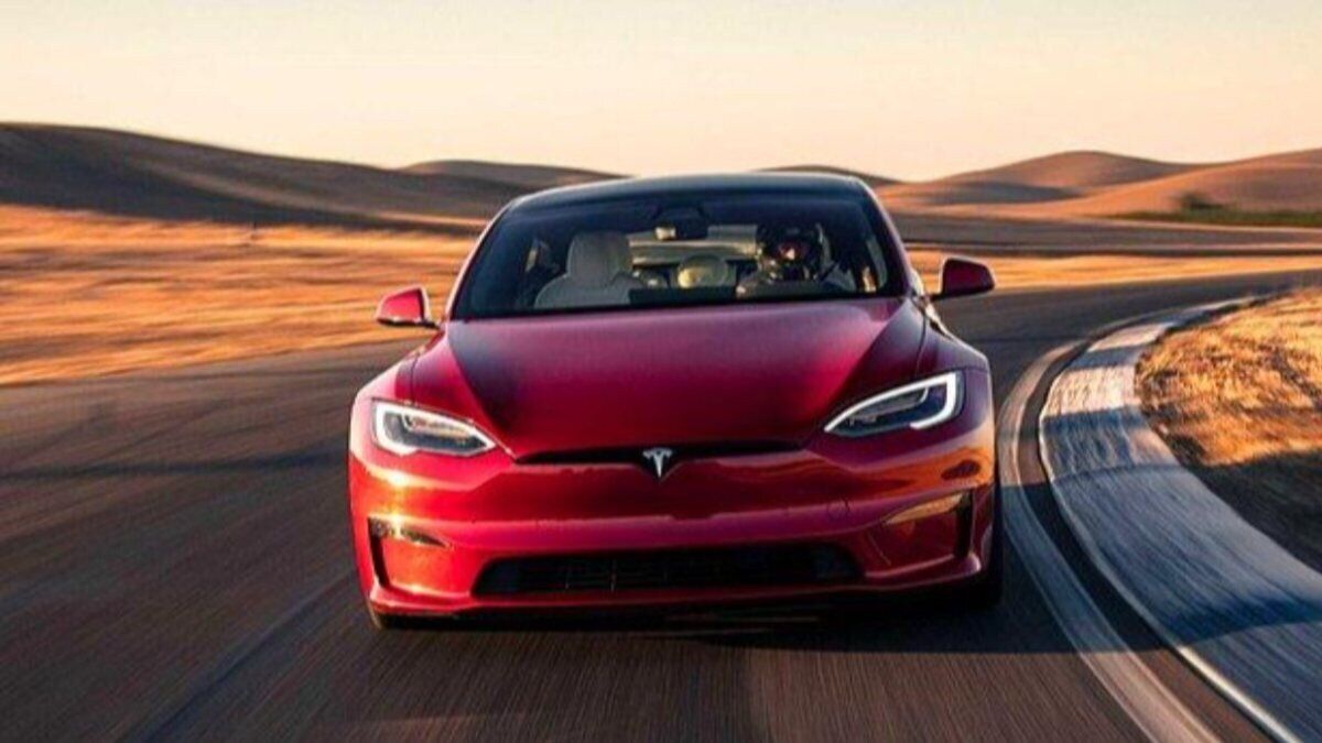 Tesla, yazılım hatası nedeniyle 54 bin aracını geri çağırıyor