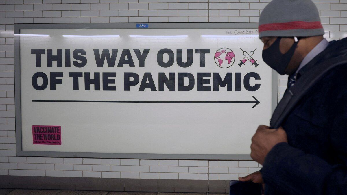 Avrupa, Omicron'la rekor vaka artışlarına rağmen salgın önlemlerini kaldırdı