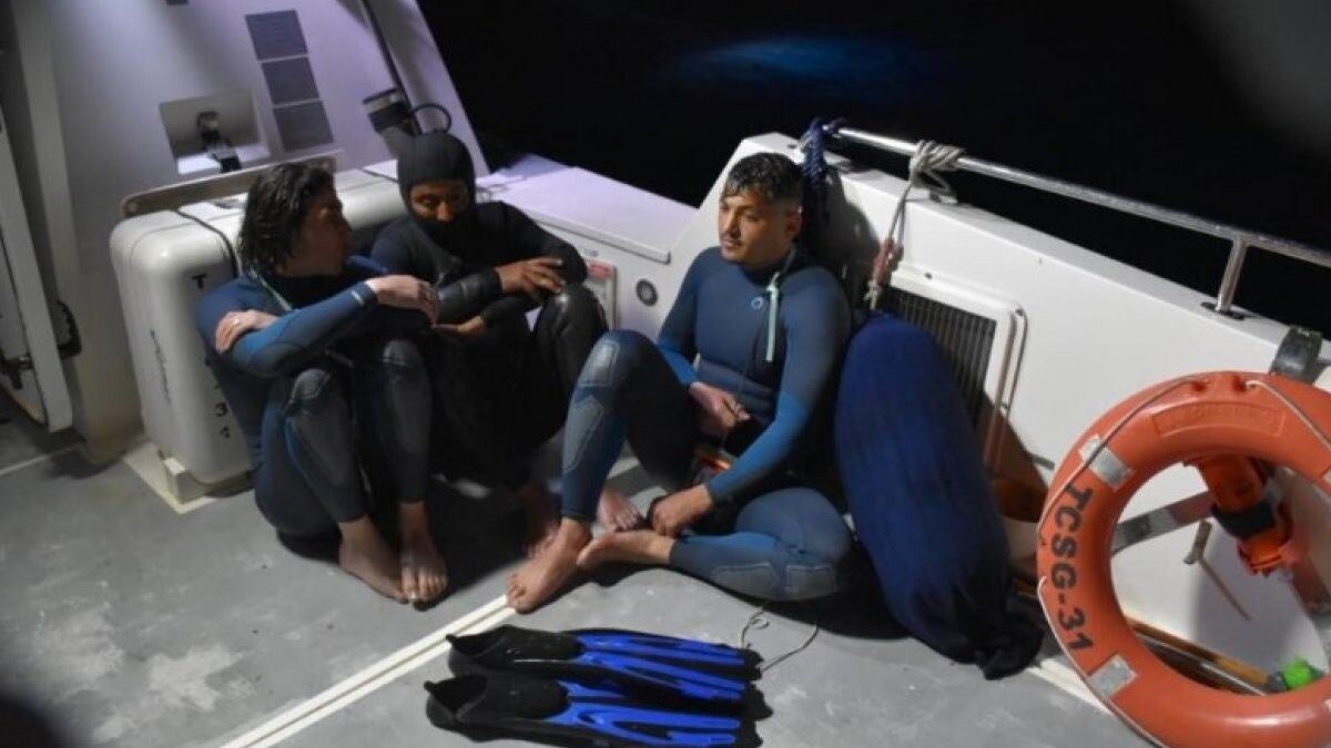 Muğla'da 15 mili yüzerek geçmeye çalışan 3 göçmen kurtarıldı