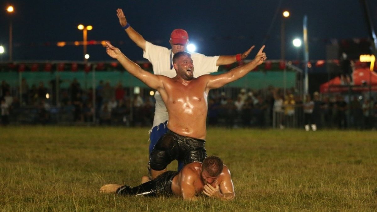 Seka Park Altın Kemer Yağlı Güreşleri'ni Nedim Gürel kazandı