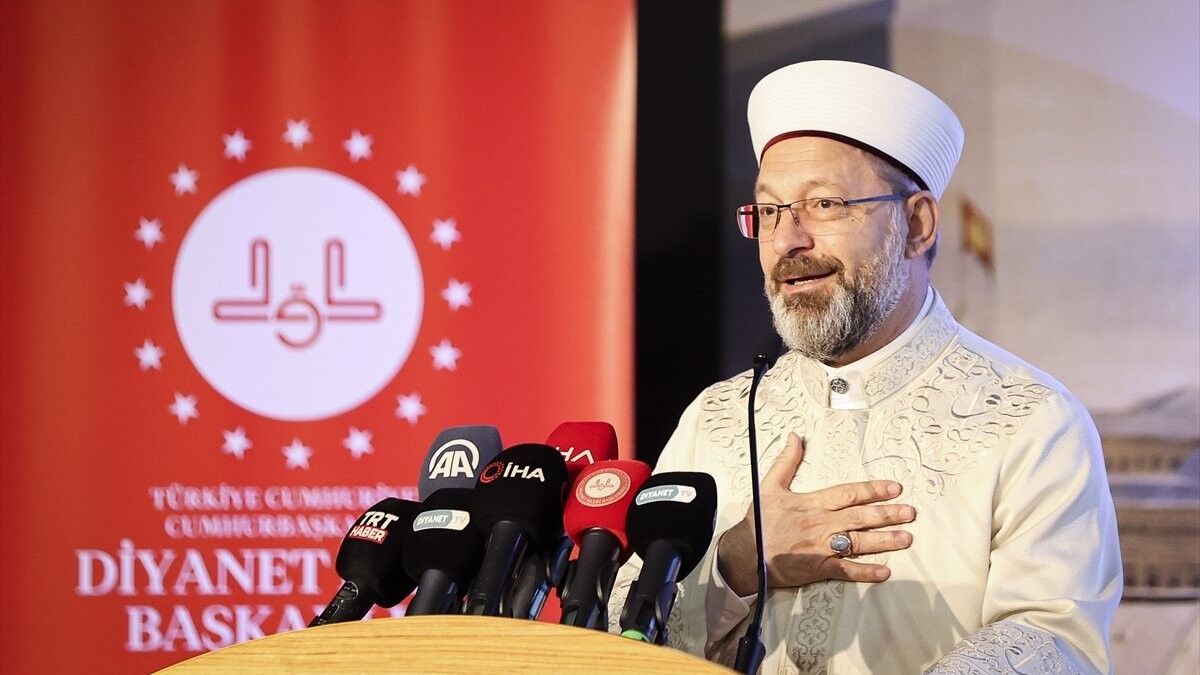 Ali Erbaş'tan müftülere: Bütün yöneticilere rehberlik edeceksiniz