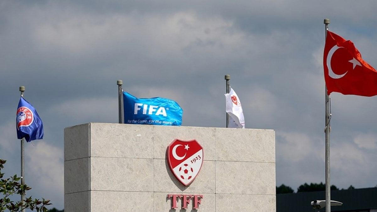 Bütün liglerde deplasman seyircisi yasağı kaldırıldı