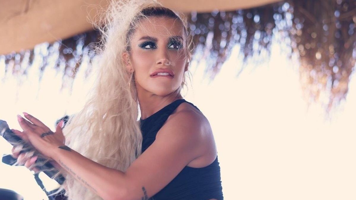 İrem Derici: Beton ama Covid Derici