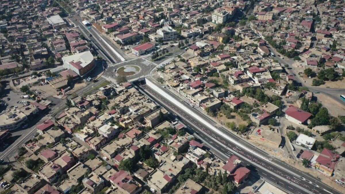 Kahramanmaraş'ta Tevfik Kadıoğlu Köprülü Kavşağı trafiğe açıldı