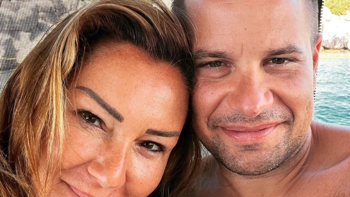 Yağmur Atacan, Pınar Altuğ'un doğum gününü kutladı