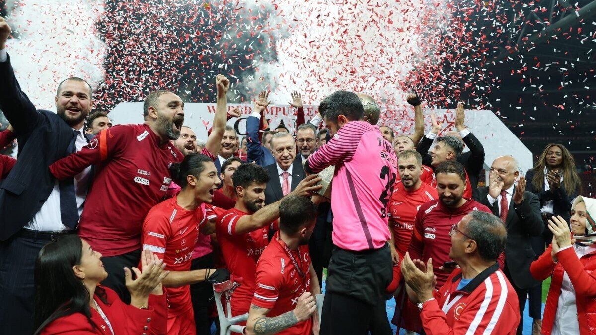 Ampute Milli Takımı oyuncularına ve teknik heyetine, THY'den jest