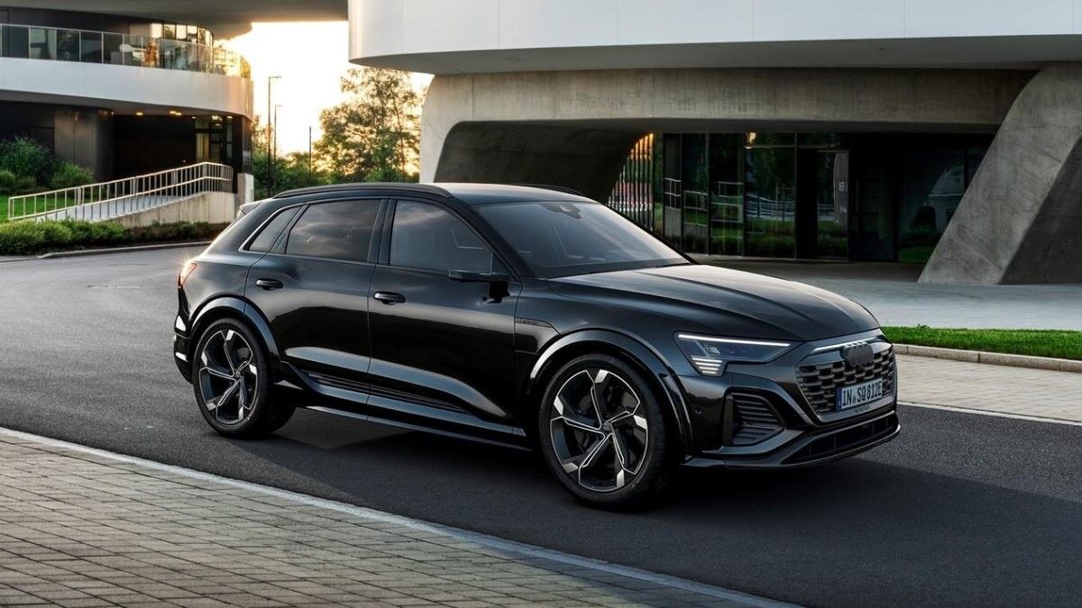 Yeni elektrikli SUV Audi Q8 e-tron tanıtıldı
