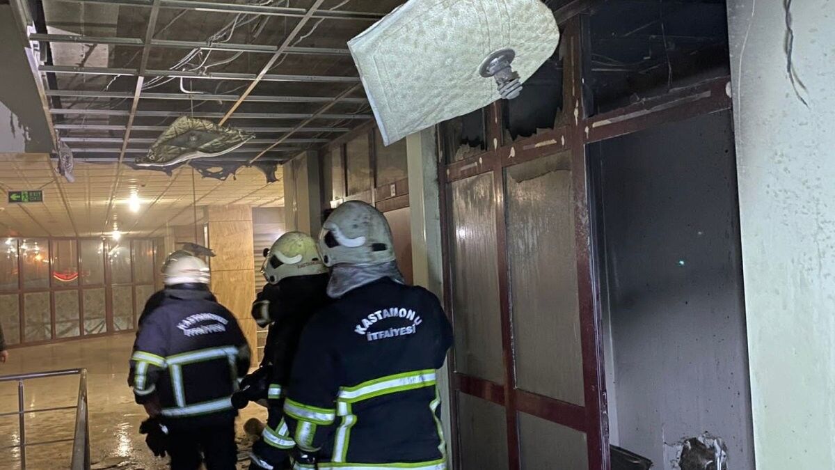 Kastamonu’da alkollü şahıs, pansiyonu yaktı