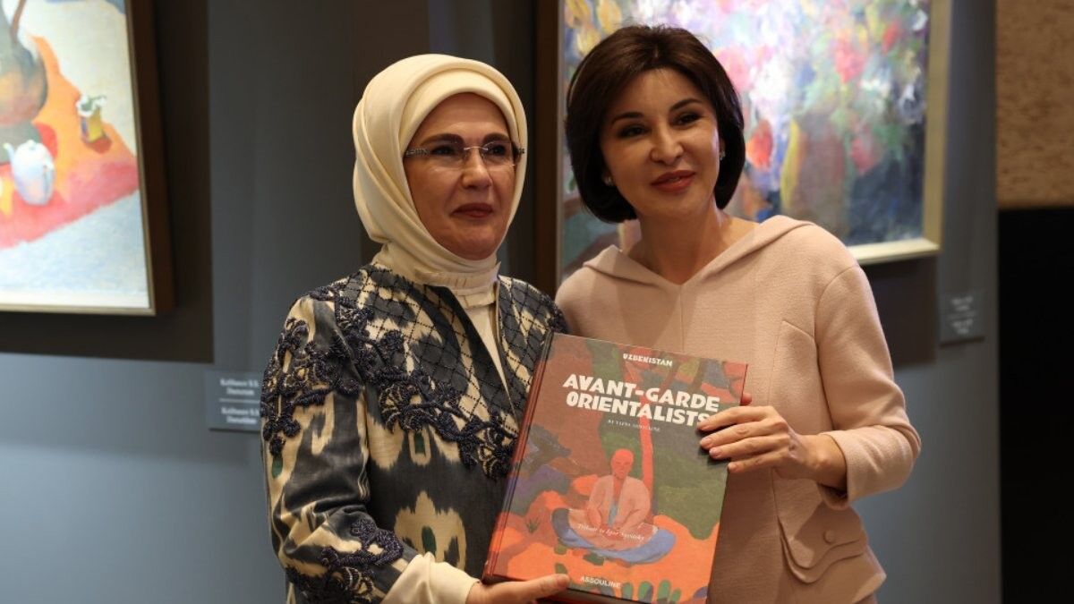 Emine Erdoğan, Özbekistan’ın Renkleri Sergisi’ni ziyaret etti