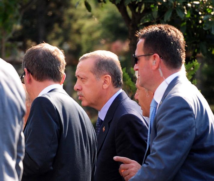 Erdoğan annesinin cenaze işlemleri ile kendisi ilgilendi