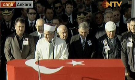 Devletin zirvesi şehit cenazesinde