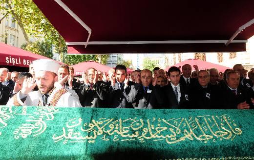 Hikmet Bila son yolculuğuna uğurlandı