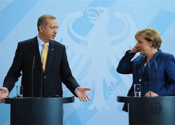 Papandreu Merkel sorgusunda