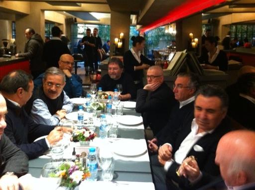 Aydın Doğan yazarlarıyla buluştu