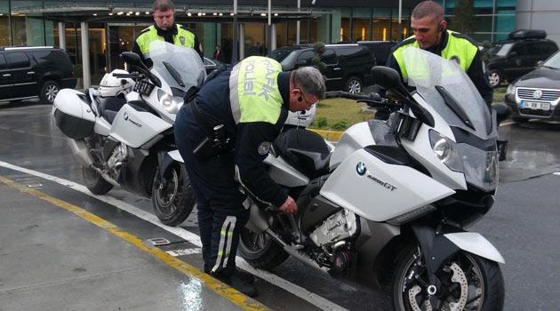 Başbakan'ın konvoyuna son model motosiklet