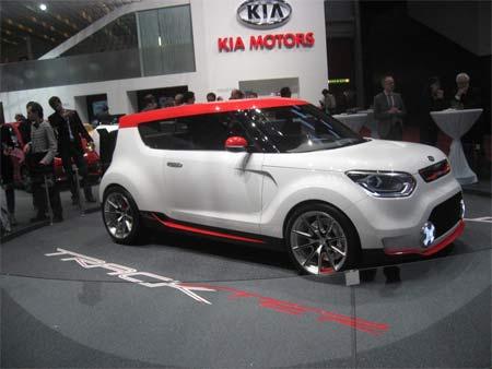 Kia Cenevre'de 3 farklı prömiyere imza attı