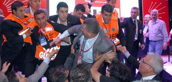 CHP'nin 34. Olağan İstanbul İl Kongresi'nden ayrıntılar